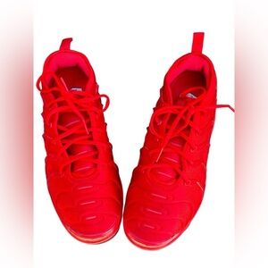 Nike Air Vapormax Plus Triple Red University Red sneakers